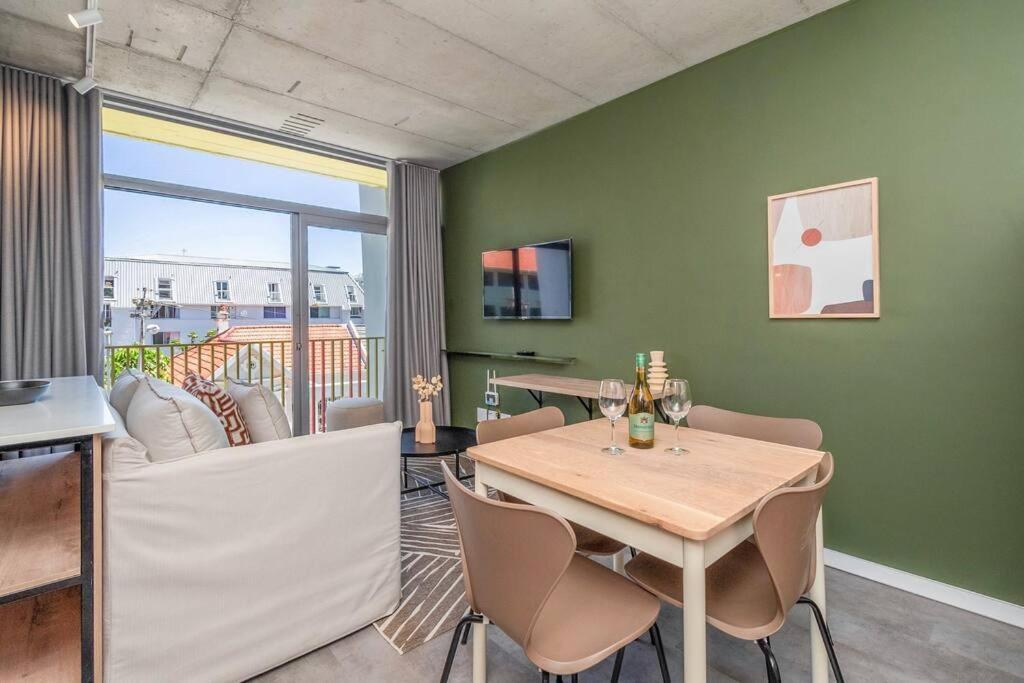 Brand New Seapoint Appartement